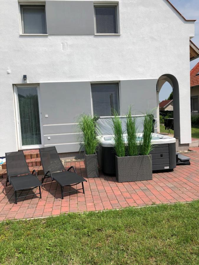Marilyn Apartman Gyenesdiás Eksteriør billede